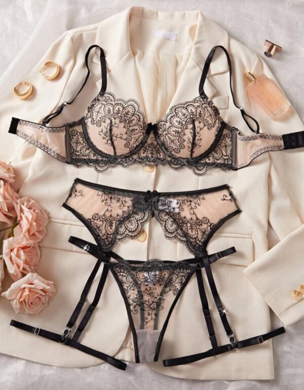 Conjunto em renda com cinta liga - P - Imagem 2