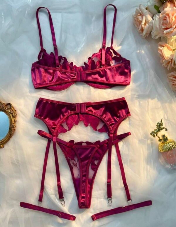 Conjunto em renda e cetim com cinta liga - M - Imagem 3
