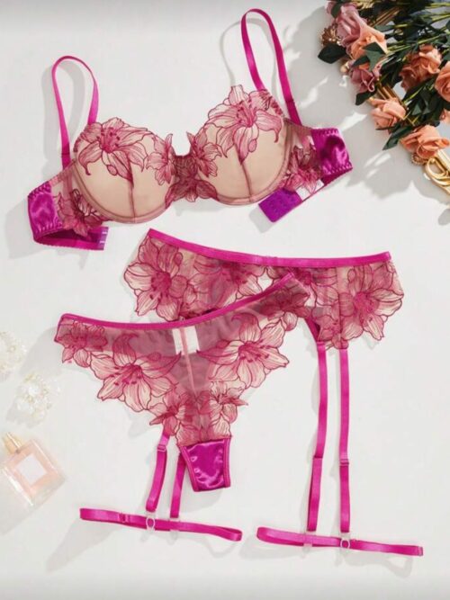 Conjunto com cinta liga rosa com tule bege - M