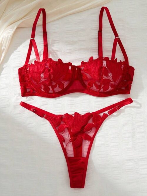 Conjunto vermelho em renda sem bojo com aro - G